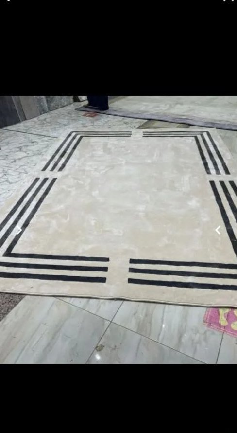 سجاد هندسي أبيض وأسود